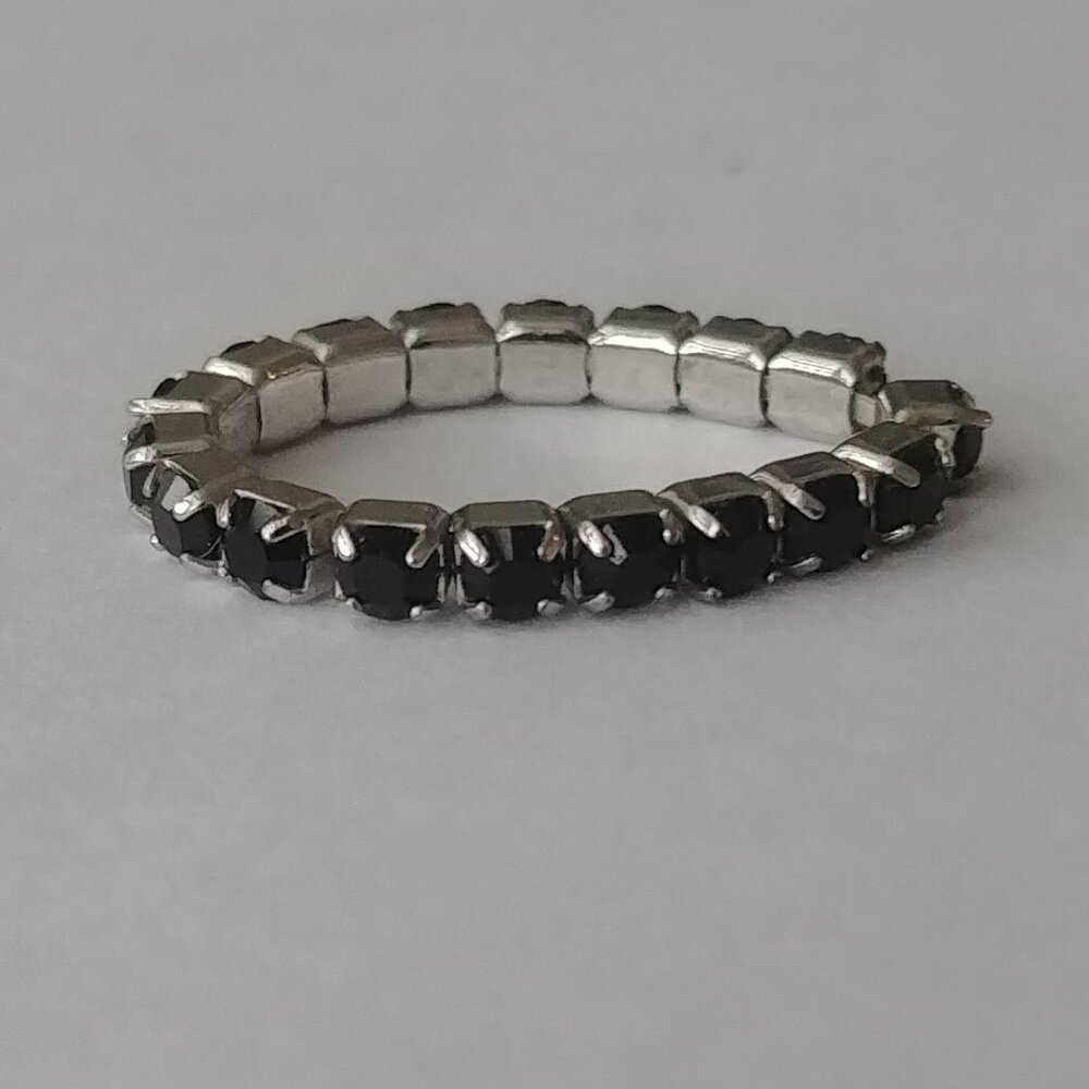4/$20 Silver tone black stones elastic stretch ring